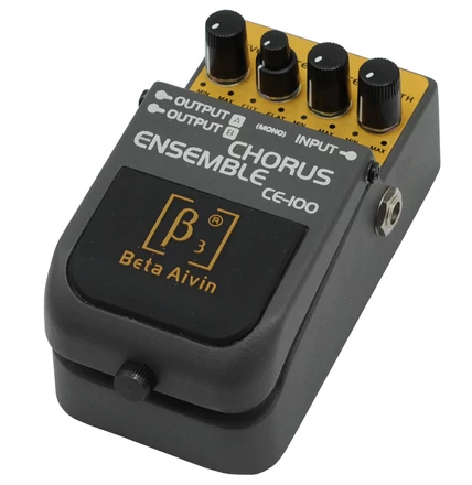 CE-100 Chorus Ensemble pedál